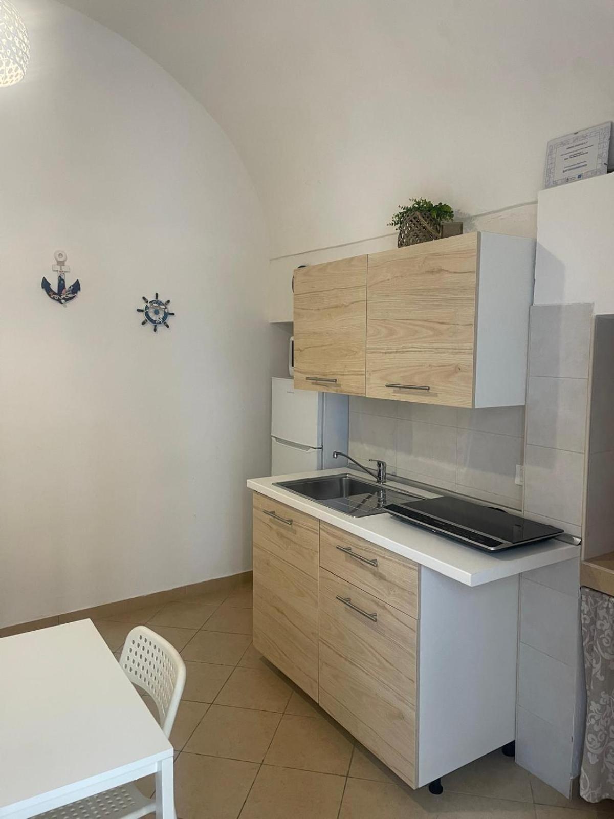 Dimora Cieli Di Dante 17 Apartment โปลีญาโนอามาเร ภายนอก รูปภาพ