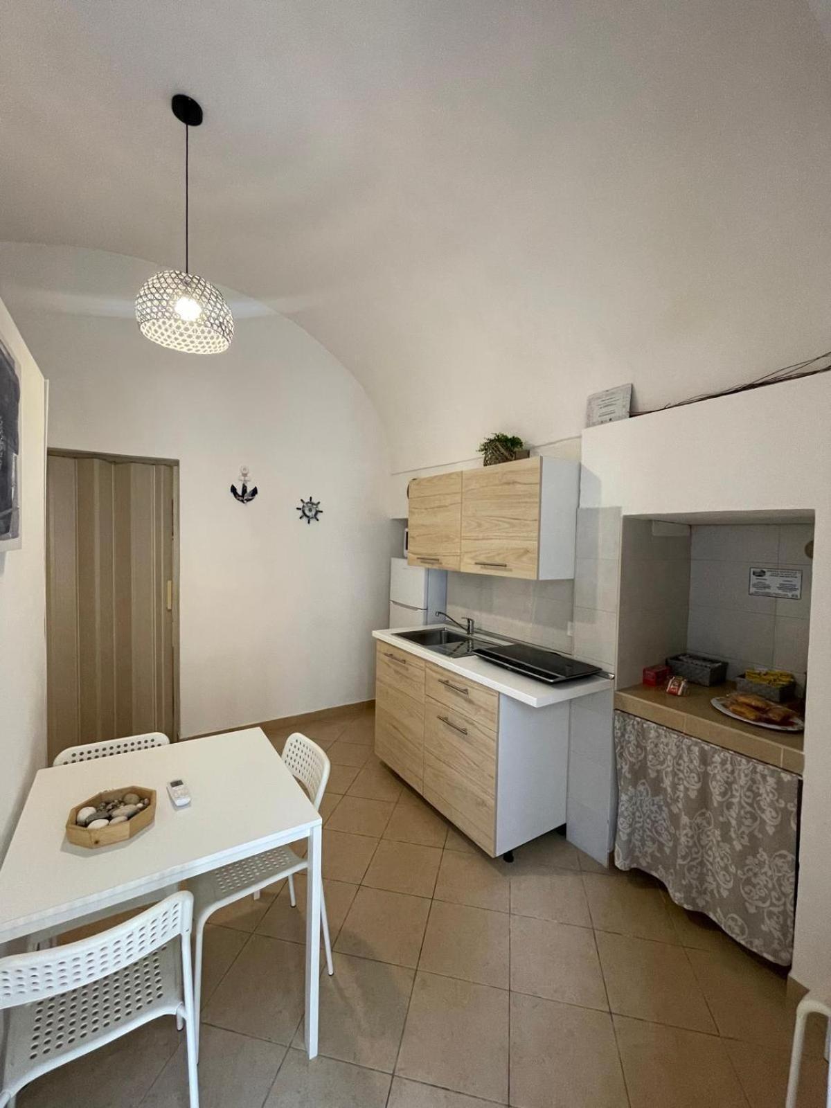 Dimora Cieli Di Dante 17 Apartment โปลีญาโนอามาเร ภายนอก รูปภาพ