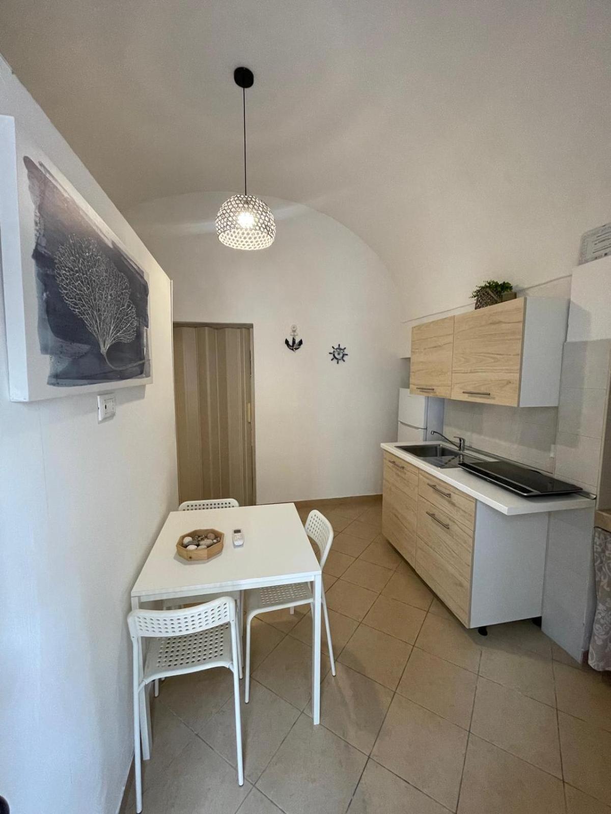 Dimora Cieli Di Dante 17 Apartment โปลีญาโนอามาเร ภายนอก รูปภาพ